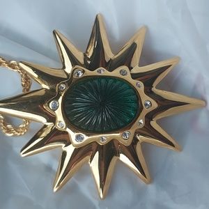 Hutton Wilkinson pin/pendant necklace